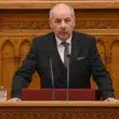 Sulyok Tamás nem hajlandó lemondani Magyar Péter felszólítására