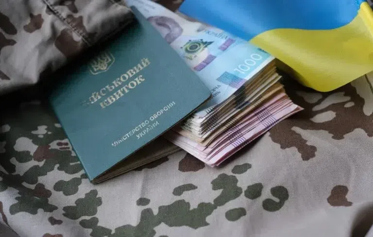 Kenőpénz elfogadása közben vették őrizetbe egy zsitomiri toborzóközpont vezetőjét