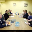 Európai vezetőkkel tárgyalt Volodimir Zelenszkij Jerevánban