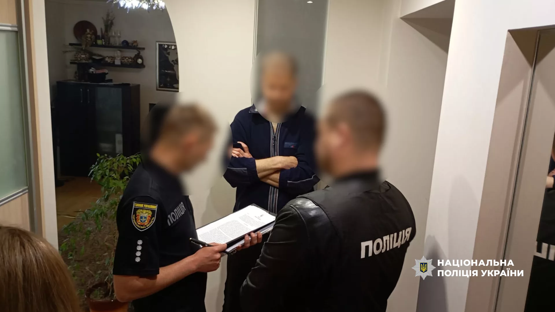 Ukrán rendőrség Eszkulap akció – katonai orvosi bizottság tagainál lefoglalt készpénz és dokumentumok