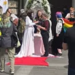 Szimbolikus esküvővel követeltek jogokat az azonos nemű pároknak Lvivben