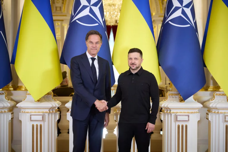 Sorsdöntő NATO-csúcs jön Ankarában: teljesen átvették az ukrán haderő nyugati támogatásának irányítását