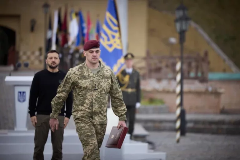 Új parancsnokságokat hozott létre Zelenszkij, Dmitro Volosin vezeti a gyorsreagálású erőket