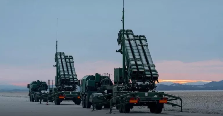 NATO-tisztségviselő: Sosem lesz elég elfogórakéta, Ukrajnának Oroszország területét kell támadnia