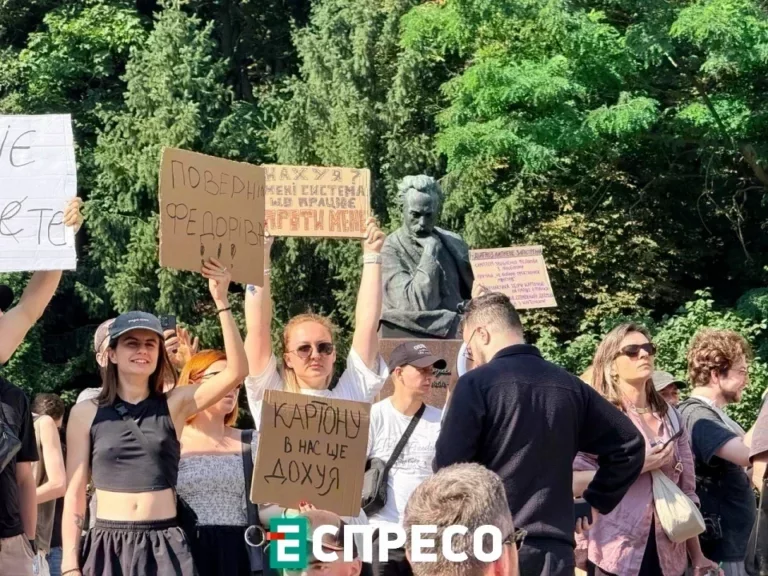 Katonai megtorlástól tartanak egy kijevi tüntetés szervezői miatt