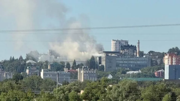 Ukrán drónok csaptak le orosz hadiüzemekre és áramelosztókra