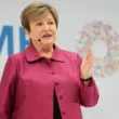Újabb 690 millió dolláros hitelrészletet hagyott jóvá Ukrajnának az IMF