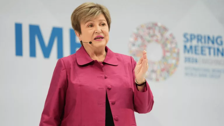 Újabb 690 millió dolláros hitelrészletet hagyott jóvá Ukrajnának az IMF
