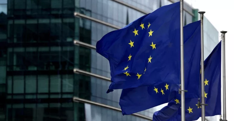 Két európai parlamenti frakció is elítéli Zelenszkij UPA-s döntését