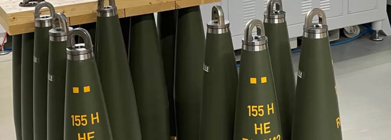 Ukrajnába érkezett az új német gyárban készült tüzérségi lőszerek első szállítmánya