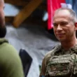 Olekszandr Szirszkij búcsúja: Támadóképes sereget kap az új ukrán főparancsnok